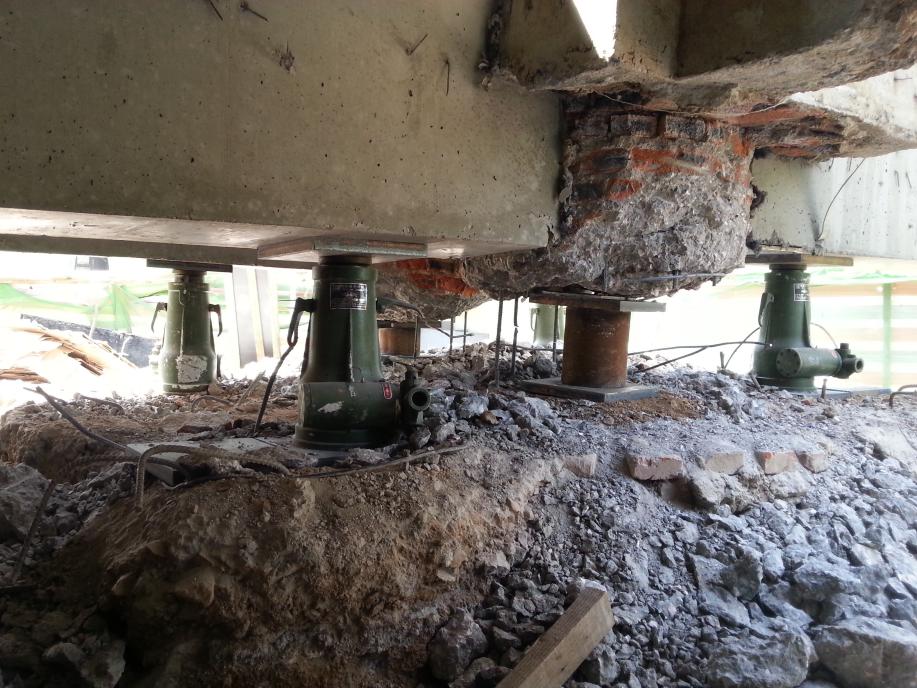 伟德国际1946招聘    招  聘(图6)